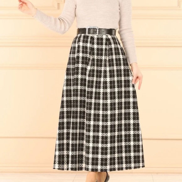 Plaid maxi skirt with long sleeve crop top size small - Picture 2 of 8